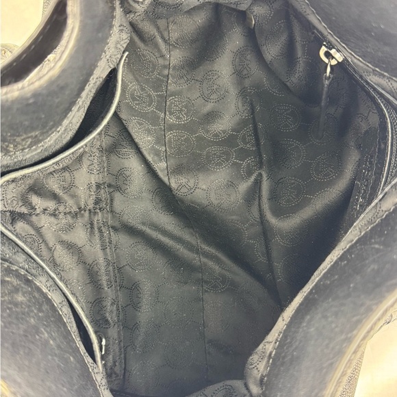 Michael Kors Hamilton Signature MK
Black Shoulder bag Handbag Saffiano
Leather - Picture 9 of 15